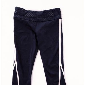 Lululemon athletica back and white capri leggings